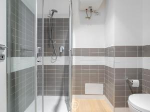 Annina's Apartment img11