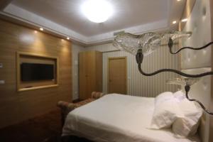 Superior King Suite room in Menoir Dorsett Madrid Leganés