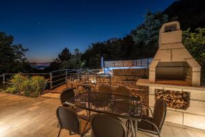 Dalmatinische Steinvilla mit Pool und Meerblick 