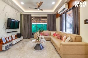 StayVistas Cosmo Zen - Mountain-view villa with Pool, Jacuzzi, and Indoor & Outdoor activities