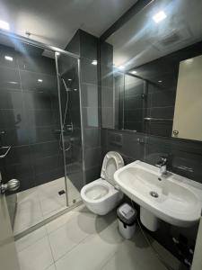 Acqua Private Residences - Livingstone Tower (Makati - Mandaluyong)