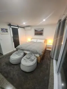 Beautiful Rural Hilltop Studio Unit - Karamu