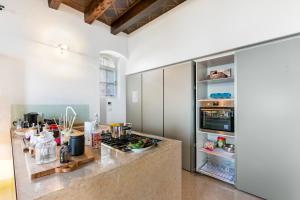 Villa Schlosser Lake Front & Private Pool - Happy Rentals