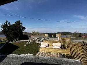 Captivating 3-Bed Villa in Halanda With lake view - Kollanda