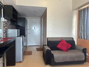 Condo with Balcony - MIGAs Haven at Sunvida Tower
