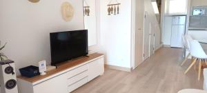 Dona Lola Sandra - Cozy beach front house with open sea views located in Calahonda only few minutes away from Marbella - Costa del sol CS111