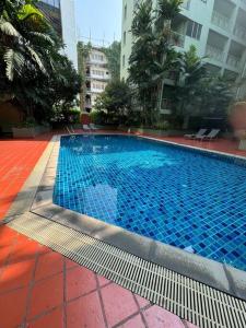 2 Bedroom Serviced Apartment near BTS Thonglo in Sukumvit Area