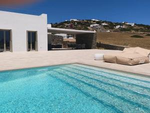 Ioli Villa in Paros with private Infinity pool