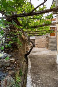 Traditional stone build country house Shale