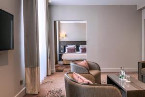Hotels La Cour des Consuls Hotel & Spa Toulouse - MGallery Collection : Suite Junior avec Lit King-Size et Canapé