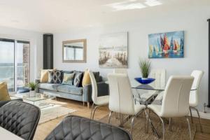 Sandbanks, luxury penthouse with panoramic sea views - Bay Harbour Views Lux