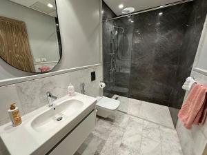 Aeon Towers Hotel Apartment شقة فندقية في أبراج إيون مول العرب