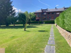 Dúplex a Age amb piscina