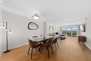Garnet Glow Full Ocean and Venice Beach view 3BR