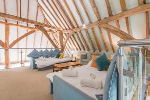 Great Higham Barn Complex by Bloom Stays