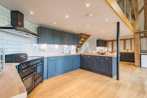 Great Higham Barn Complex by Bloom Stays