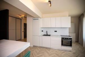 Sunset Studio - 12th Floor