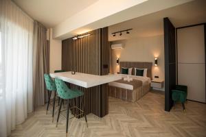 Sunset Studio - 12th Floor