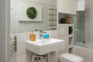 Las Kabacki Comfy Apartment by BookingHost