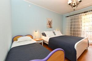 Apartments Nevina 1230