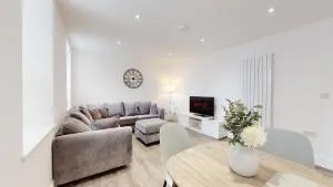 Spacious three bedroom apartment with Valley views - Tredegar