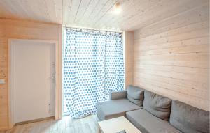 Cozy Home In Sarbinowo With Kitchen