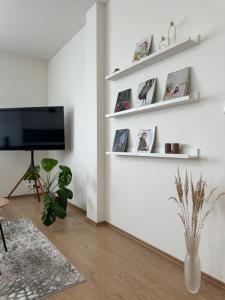 96m2 Designer Apartment, FREE Garage Parking