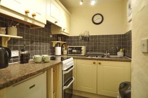 Beech Cottage Sleeps 4 with Hot Tub