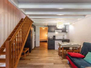 T2 rénové avec terrasse, parking privé, local vélos à Cauterets - FR-1-401-290