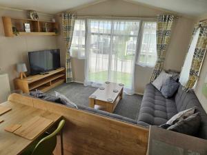 Luxury Caravan 8 Berth With Hot-tub