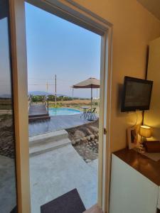 DELUXE ROOM BY THE POOL