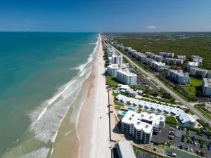Enjoy the balcony with an ocean view located on the no-drive beach!
