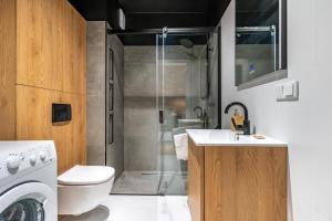 Szurmana Modern Studio by BookingHost