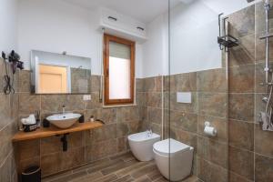 Cavour Home