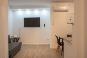 Cavour Home