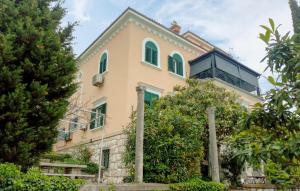 3 Bedroom Nice Apartment In Rijeka