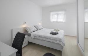 Lovely Apartment In Porec With Wifi