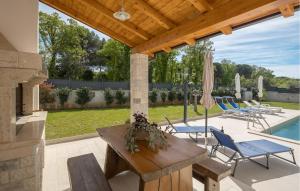 Lovely Apartment In Porec With Wifi