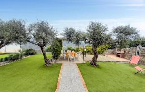 3 Bedroom Cozy Apartment In Imperia