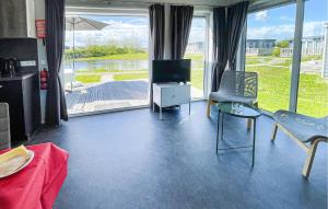 Nice Home In Lauwersoog With Kitchen