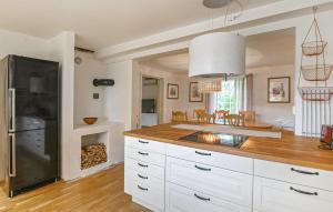 Nice Home In Ed With Kitchen