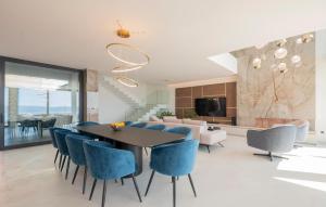 5 Bedroom Cozy Home In Brela 