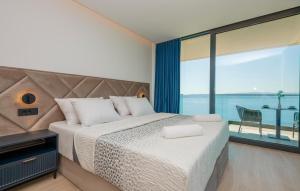 5 Bedroom Cozy Home In Brela