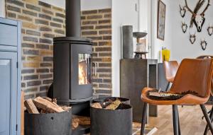 Gorgeous Home In Vorbasse With Kitchen