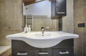 Twins attic in the center