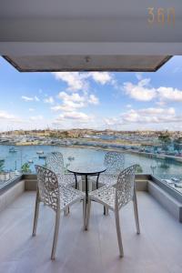 Lovely Waterfront Apt with Stunning Views in Gzira by 360 Estates