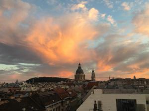 Opera Panoramic Penthouse Suite