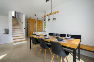 Villa Sunset - with private pool, squash coart and table tennis