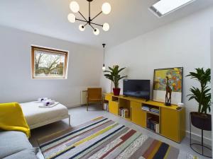 Stylish and Modern 2Bed 2Bath Hackney Apartment - Pass the Keys