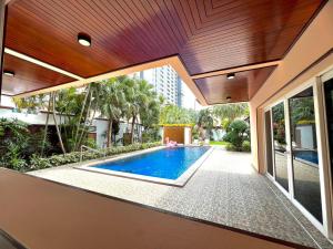 芭提雅米潘达之家 PATTAYA PANDA POOL VILLA